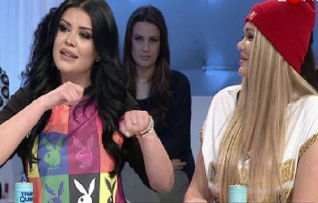 Greta dhe Eni Koçi,  motra dhe rivale