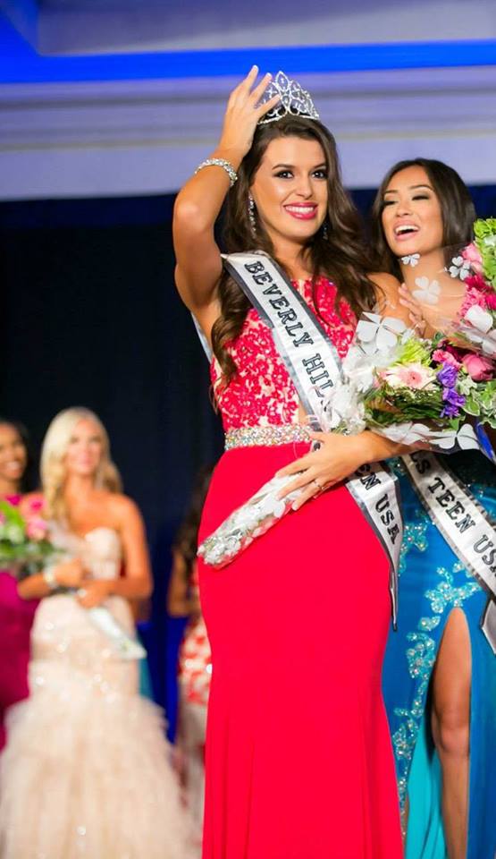 FOTO GALERI/ Shqiptarja i lë mbrapa të gjitha, rrëmben kurorën e bukurisë amerikane