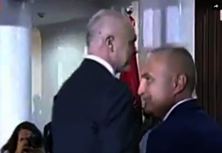VIDEO/ Rama e telefonoi, por Meta nuk u përgjigj: Sonte në Presidencë më duket se u pamë