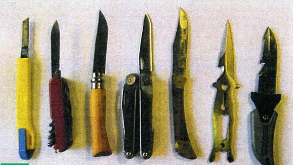 Itali, çmendet shqiptari, i sulet gruas nga pas nëpër rrugë, me 6 thika në dorë