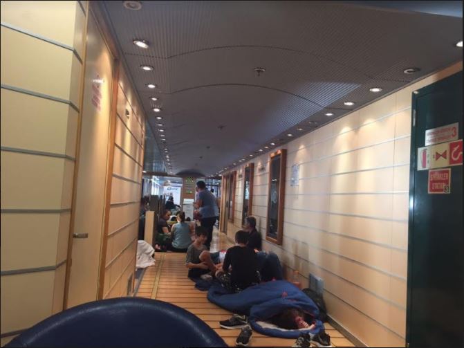 LAJMI I FUNDIT/Difekt në tragetin e linjës Ancona-Durrës, 1000 udhëtarë në mes të detit