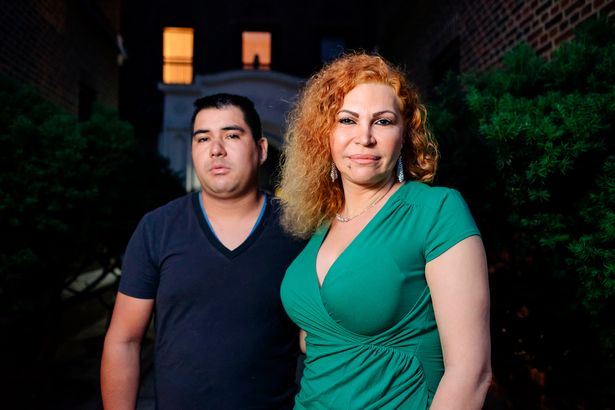 FOTO/ Treshja që lë një lagje pa gjumë: Bërtasin si kafshë gjatë seksit