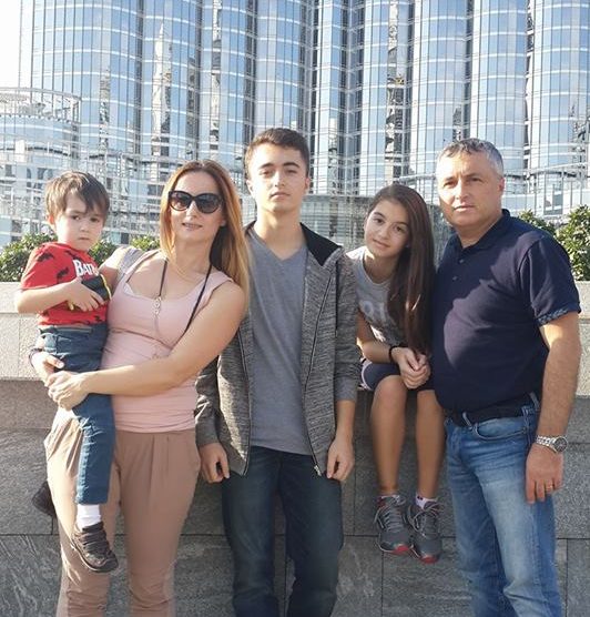 FOTO GALERI/ Njihuni me familjen e zëvendëskryeministres së re, prezanton bashkëshortin dhe fëmijët