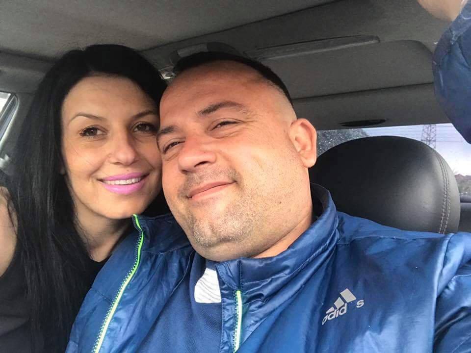 FOTO/ Kush është gruaja që kanosi me armë ish-deputeti socialist