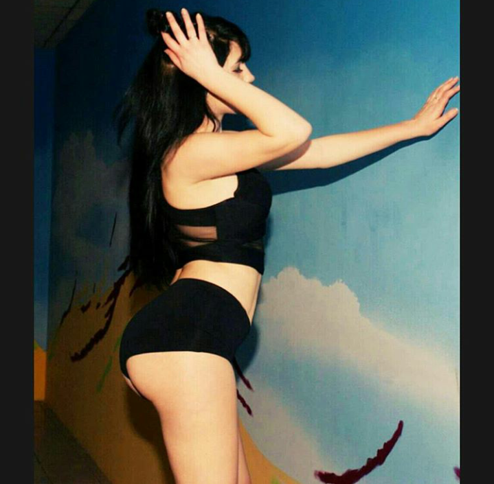 FOTO/ “Të ta fus…”, zbulohen bisedat erotike të modeles shqiptare, kërkon dhe 200 euro për shërbimin