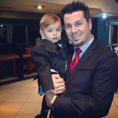 Këngëtari shqiptar jep lajmin e mirë: Do bëhem baba për herë të dytë