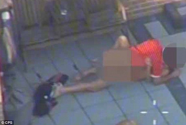 FOTO/ Polici i fiksuar pas seksit, ja për çfarë e përdori helikopterin e punës