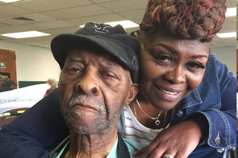 FOTO/ Shokuese, ja çfarë u ndodhi të afërmëve kur po varrosnin gjyshin