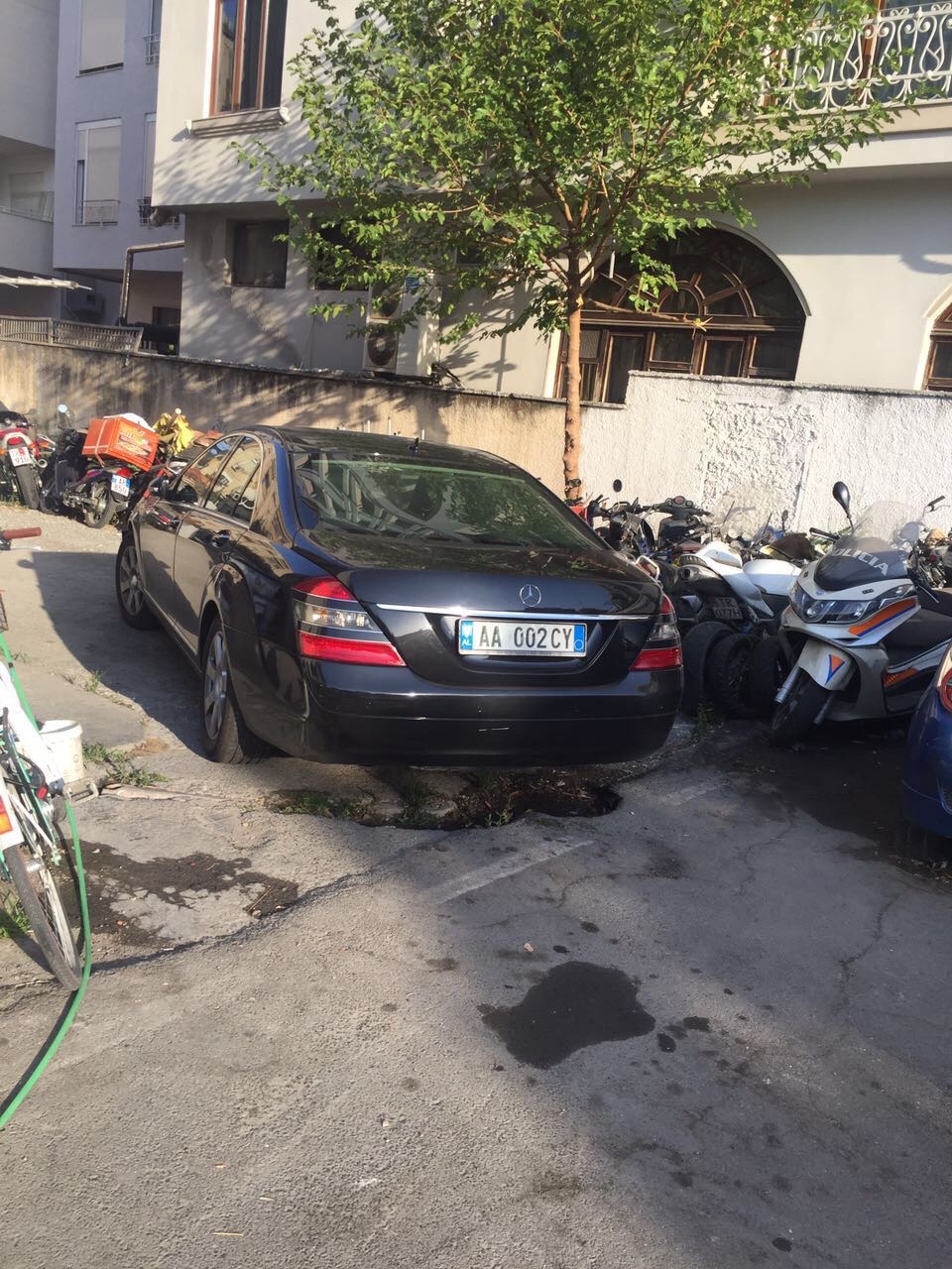 FOTOT E AKSIDENTIT te depuetit Rakipi