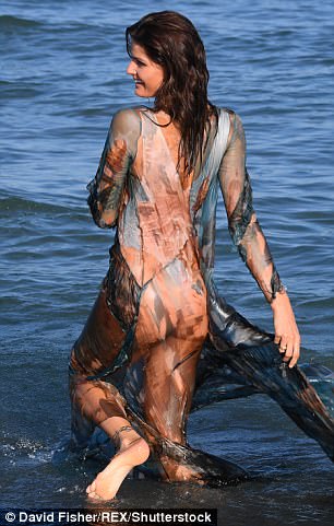 FOTO GALERI/ Isabeli Fontana, një sirenë seksi