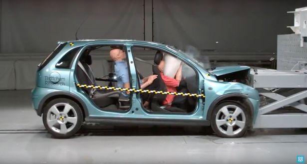 VIDEO/ Ja çfarë tmerri ndodh nëse nuk vendosni rripin e sigurimit