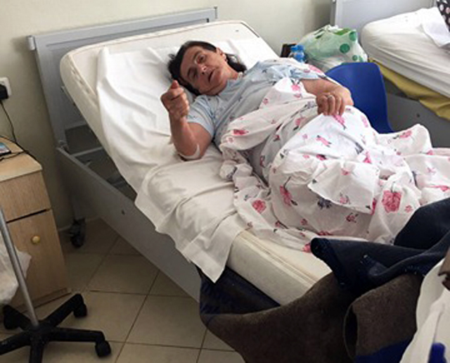 FOTO/ Elbasan, flet nga spitali e moshuara e masakruar për 2 milionë lekë