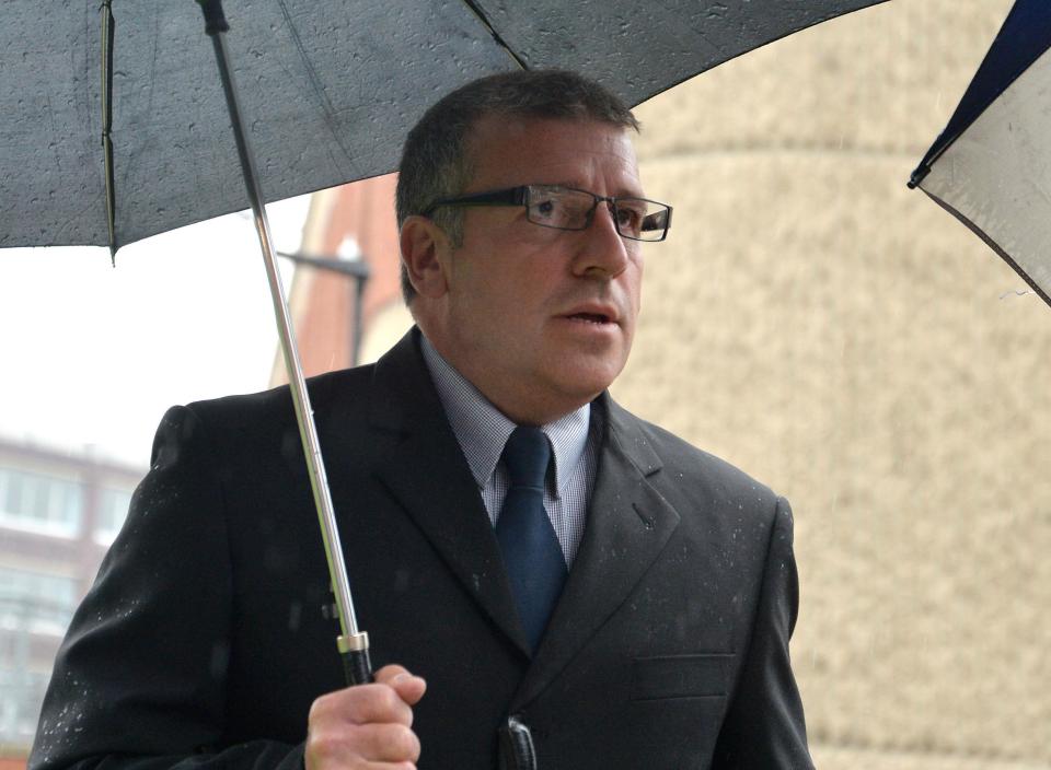 FOTO/ Polici i fiksuar pas seksit, ja për çfarë e përdori helikopterin e punës