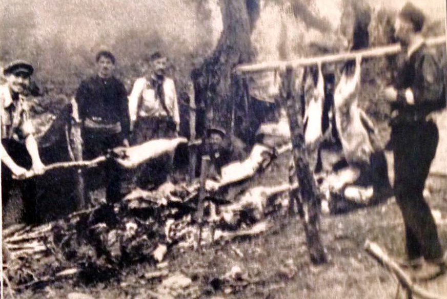 FOTO LAJM/ Ballistët kishin namin, por kërdinë bënin partizanët me mish në hell