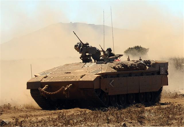 VIDEO/ Izraeli prezanton tankun e blinduar për luftë urbane