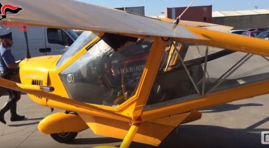 FOTO/ Vlorë, zbardhen përgjimet e grupit të drogës me avion: Do ti themi policit atje mos t’i presë nja 400 rrënjë se janë tanët