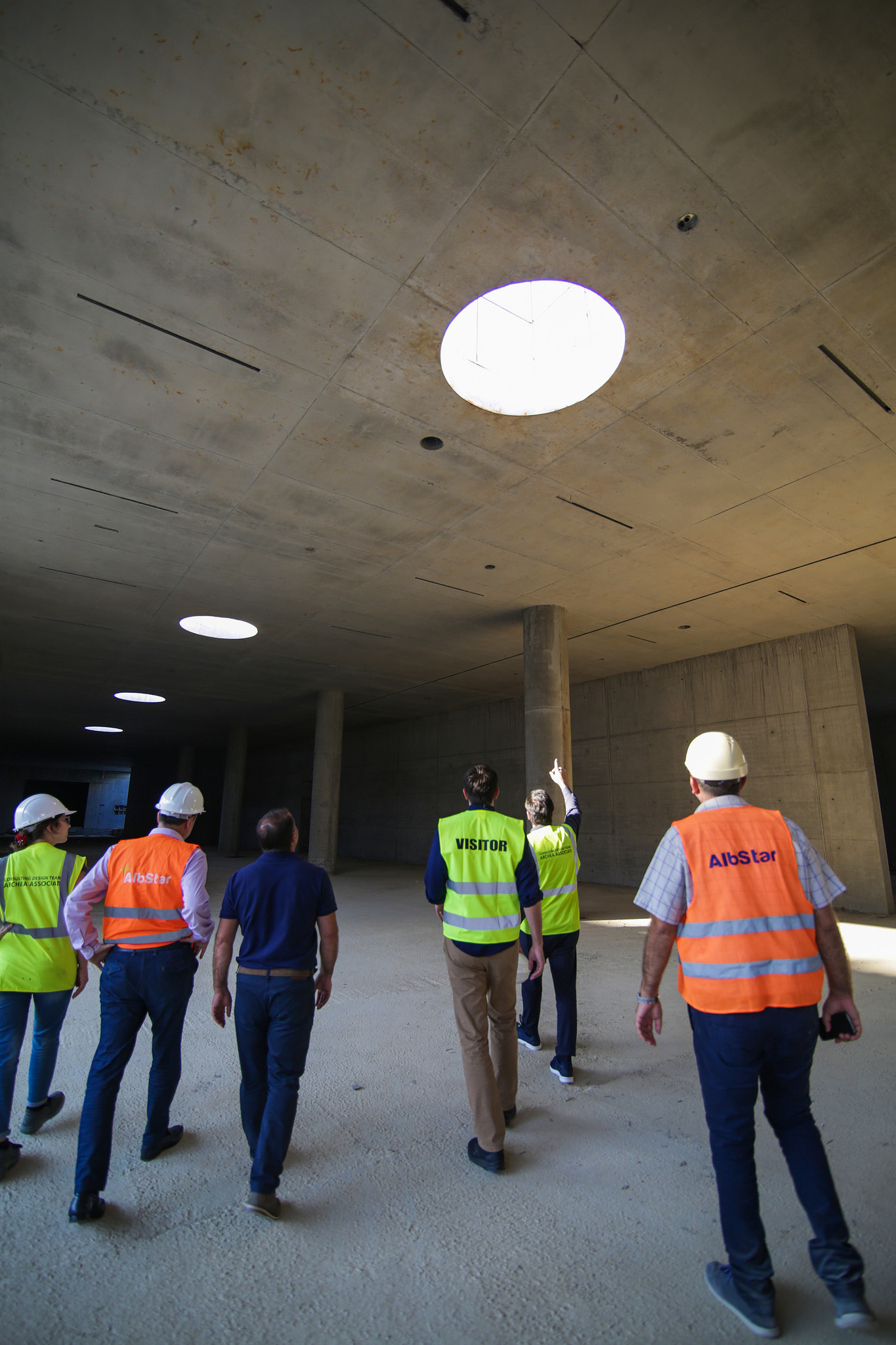 Shqiptarët e palodhur, punojnë tre javë më shumë se europianët