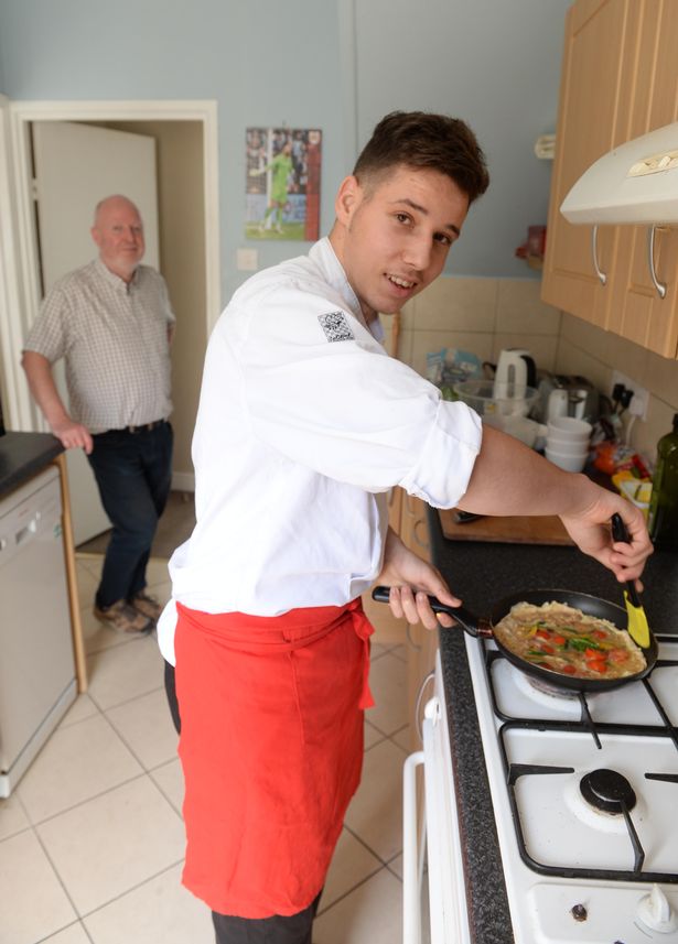 HISTORIA/ 16-vjeçari shqiptar që iku nga keqtrajtimet e familjes drejt Anglisë dhe sukseset që po korr atje