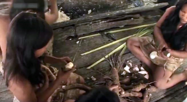 VIDEO/ Të zhveshura dhe të izoluara, ja si jetojnë femrat në Amazonë