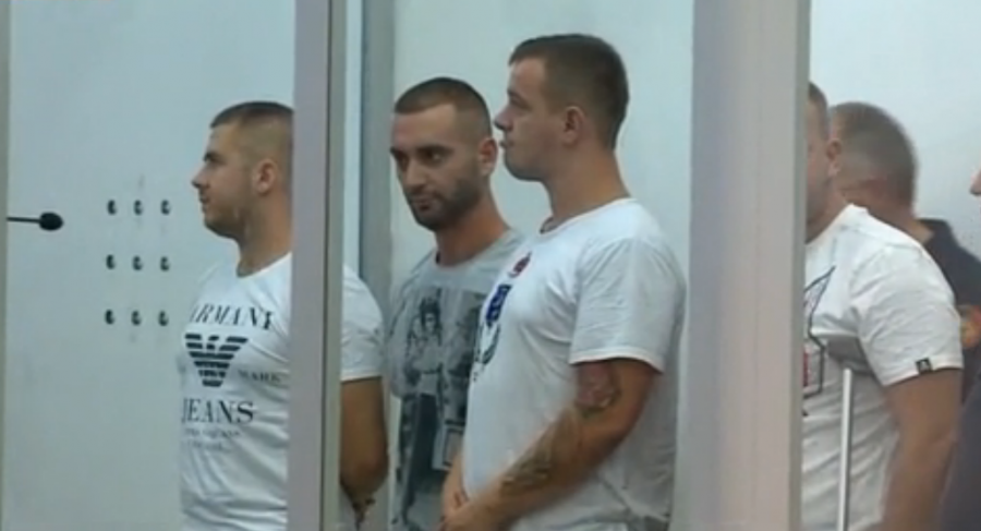 FOTOLAJM/ 4 Atentatorët e Mariglen Hoxhës dalin para drejtësisë