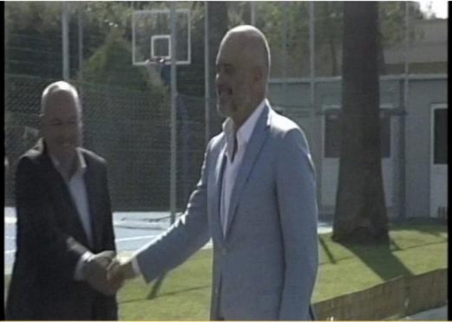 FOTO/ Takimi jozyrtar, kryeministrat e Ballkanit mbërrijnë në Durrës