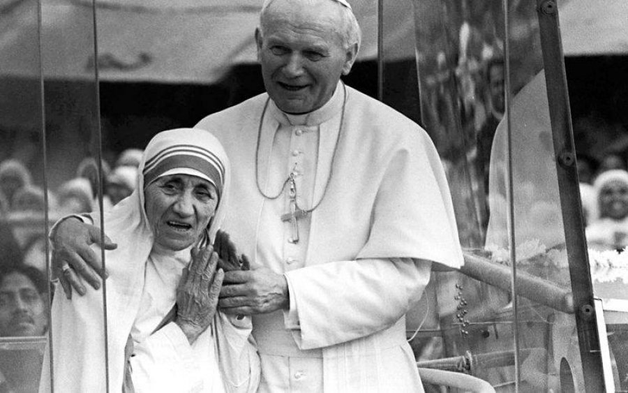 FOTO/ Sot, 107 vjetori i shqiptares më të famshme në botë