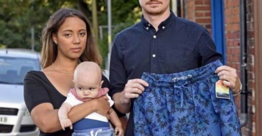 Blen rroba banjo, shokohet kur shikon çfarë ka brenda tyre