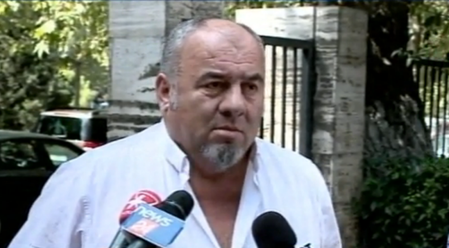 Nxehet situata mes familjeve, flet babai i vrasësit: Do të doja të mos isha prind në këtë rast