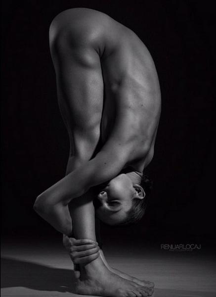 FOTO/ Balerina e njohur shqiptare sërish nudo