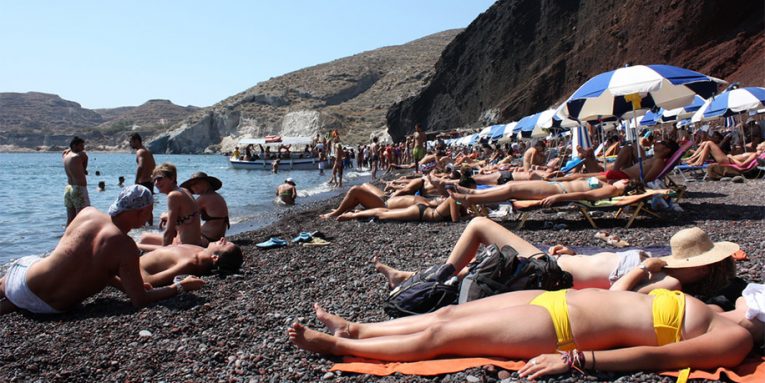 RAPORTI / Shqiptarët “braktisën” bregdetin e Jugut, ja ku pushuan këtë vit