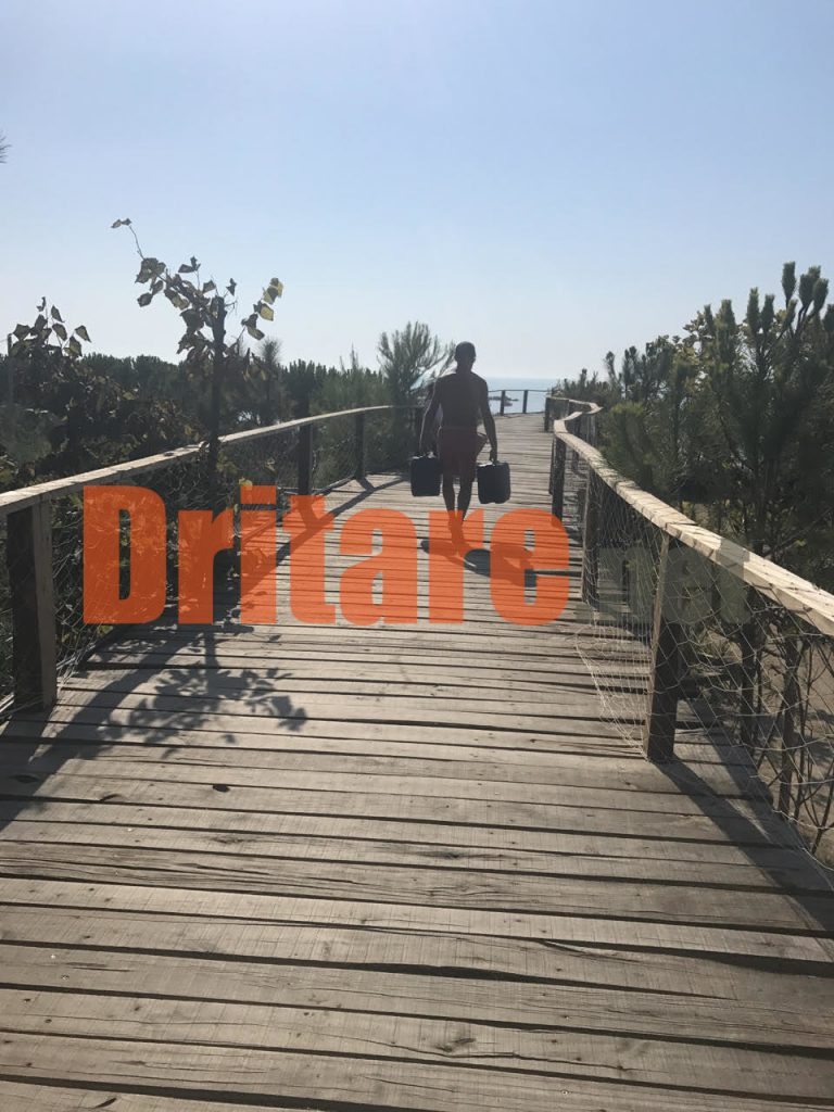 Kampi ku nuk pranohesh nëse je shqiptar: Jeni zhulsa!