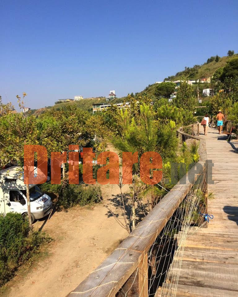 Kampi ku nuk pranohesh nëse je shqiptar: Jeni zhulsa!