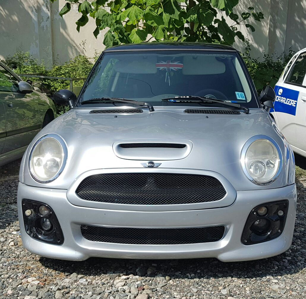 FOTO GALERI/ Elbasan, sekuestrohen 4 automjete të dyshuara si të vjedhura në vendet e BE