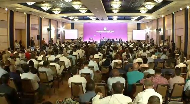 EMRAT/ Rama prezanton kreun e Kuvendit dhe të Grupit Parlamentar