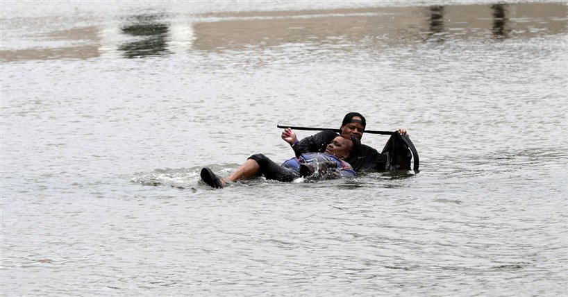 SPECIALE & FOTO GALERI/ Njihuni me Heronjtë shqiptarë që po shpëtojnë qindra amerikanë nga vërshimet në Houston Teksas