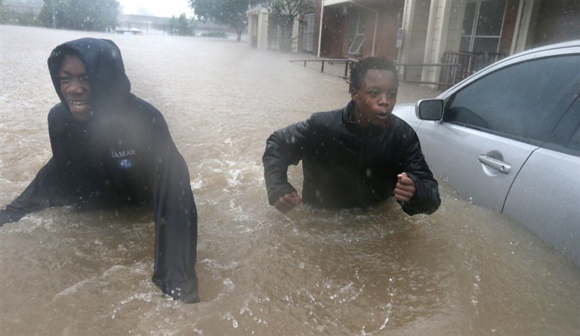SPECIALE & FOTO GALERI/ Njihuni me Heronjtë shqiptarë që po shpëtojnë qindra amerikanë nga vërshimet në Houston Teksas
