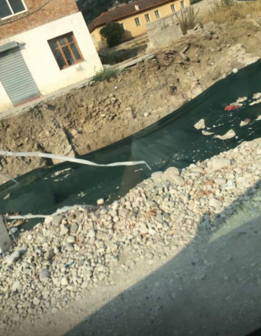 FOTOSKADAL/ “Gjetjet arkeologjike i varros betoni”, ja çfarë po ndodh në Tepelenë