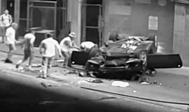 VIDEO/ Bie nga kati i shtatë…, një makinë