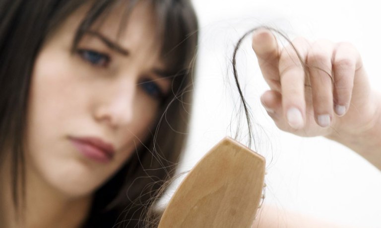 Shmangni rënien e flokëve me këto ushqime