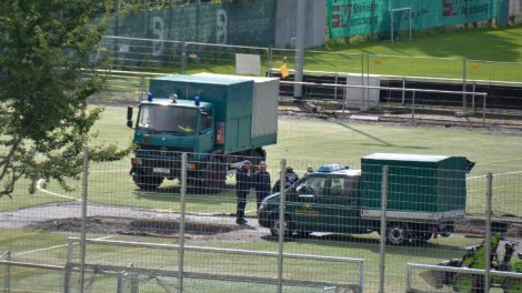 FOTO/ Do ndërronte barin në klubin e Shtutgarit, punëtori gjen 50 kg bombë