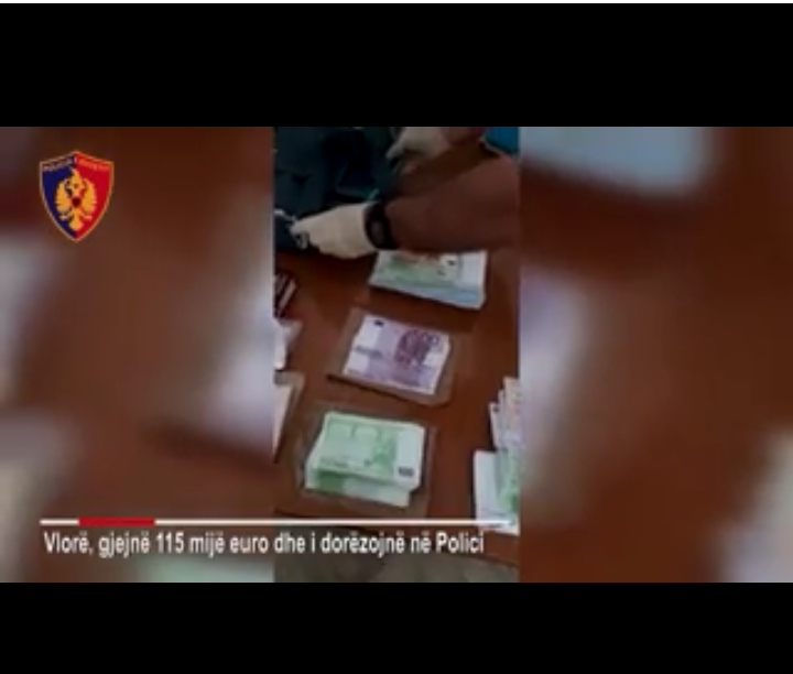 VIDEO/ Vlorë, gjejnë 115 mijë euro, i dorëzojnë në polici