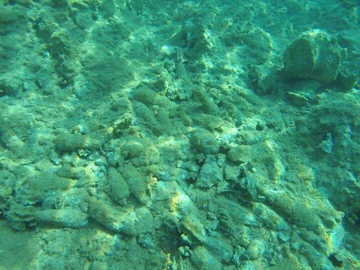 FOTO/ Zbulohet vendi i rrezikshëm në plazhin e Sarandës, shikoni predhat