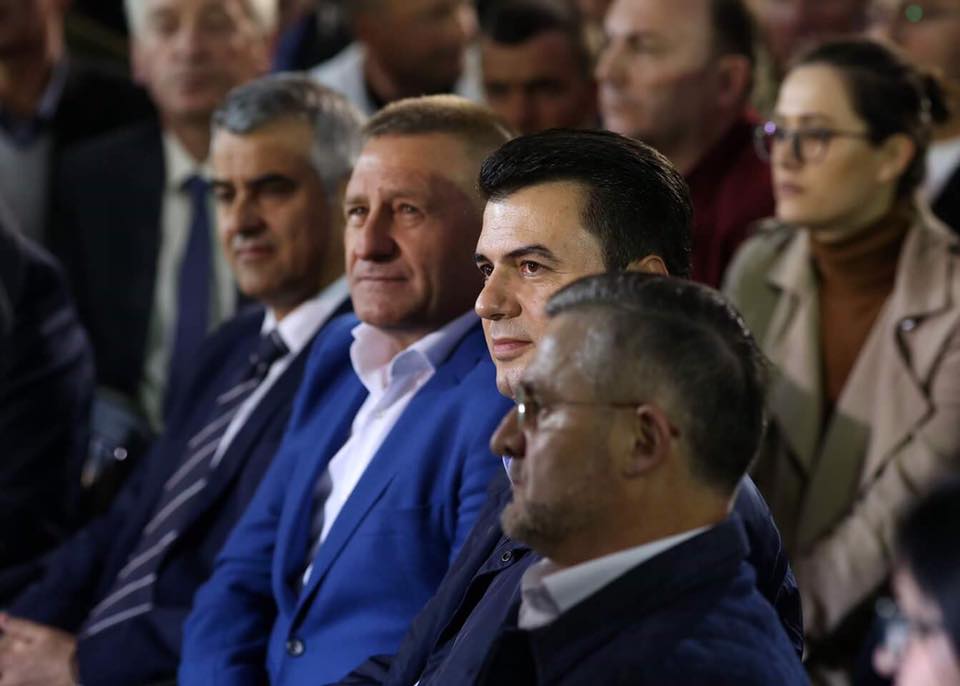 Deputeti bën gati kërkesën: Do të largohem nga Partia Demokratike