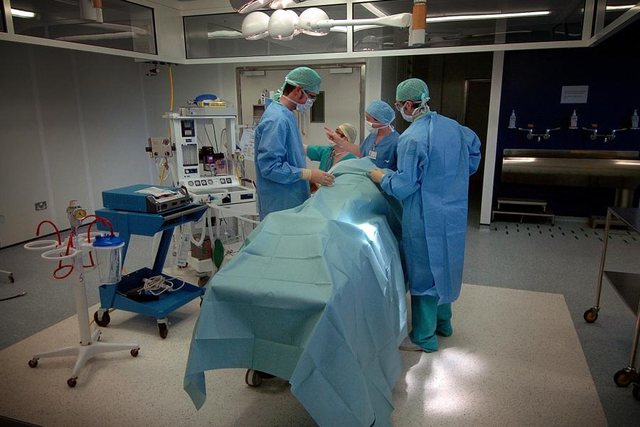 Shqiptarja 50 vjeçare bëhet sërish e virgjër, arsyeja është një çmenduri