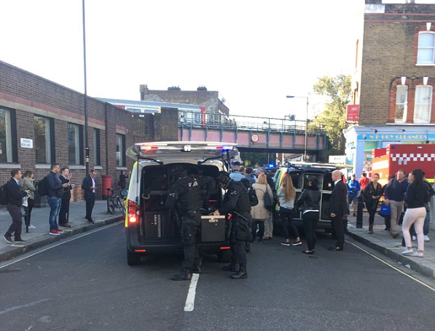 FOTO/ Shpërthim në metronë në Londër, raportohen të plagosur