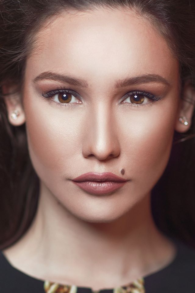 FOTO/ Jona Spahiu na prezanton me njeriun e zemrës