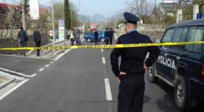 Elbasan-Librazhd, makina përplaset me fugonin, 6 të plagosur