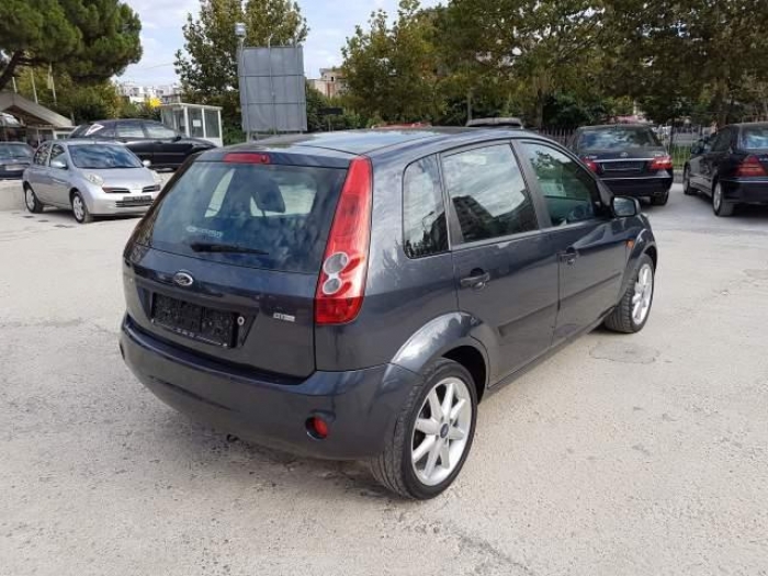 EMRI/ Mori makinën me qera me dokumenta false dhe nuk e ktheu, si e pësoi 21 vjeçari