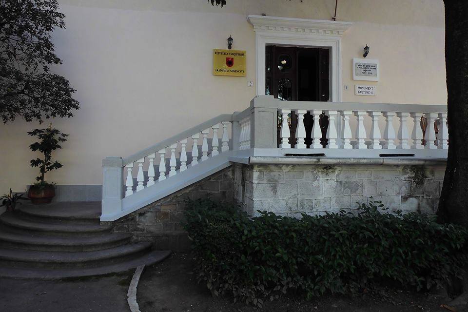 ARTAN FUGA/ Në vend të urimit për kryesinë e re, akademikë, shpëtojeni urgjent Akademinë nga kalbëzimi!