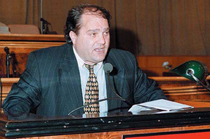 Sot, 19 vjet nga vrasja, pse duhet kujtuar Azem Hajdari